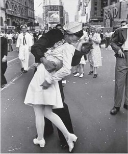 ��V-J Day, Times Square, 1945��, a.k.a. ��The Kiss��Alfred Eisenstaedt, 1945