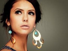 ����Ѫ������˽�����ռ� Nina Dobrev & Her Off-Vampire Life